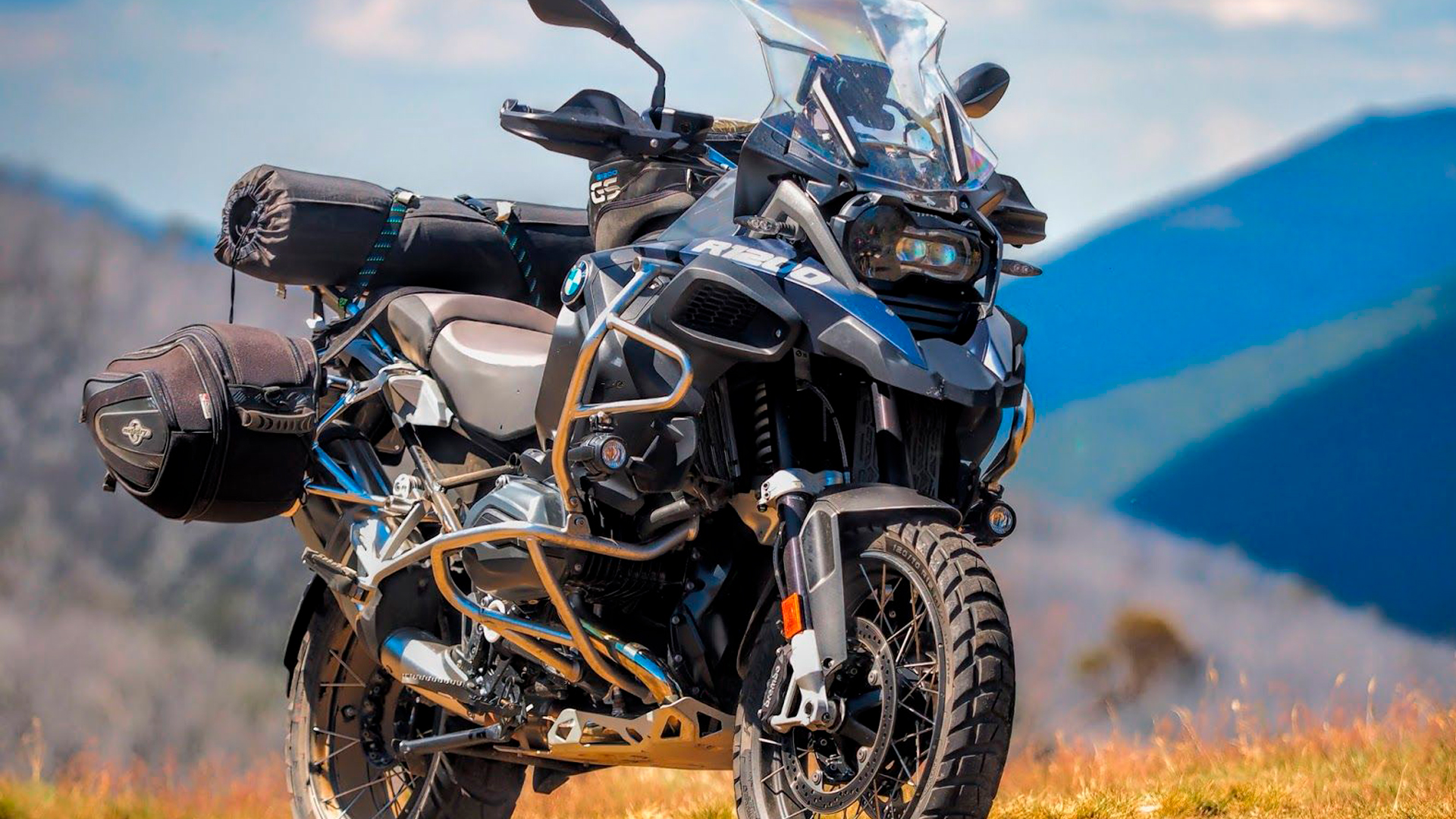 Conheça a BMW R 1200 GS Adventure excelente para viagens em terrenos acidentados