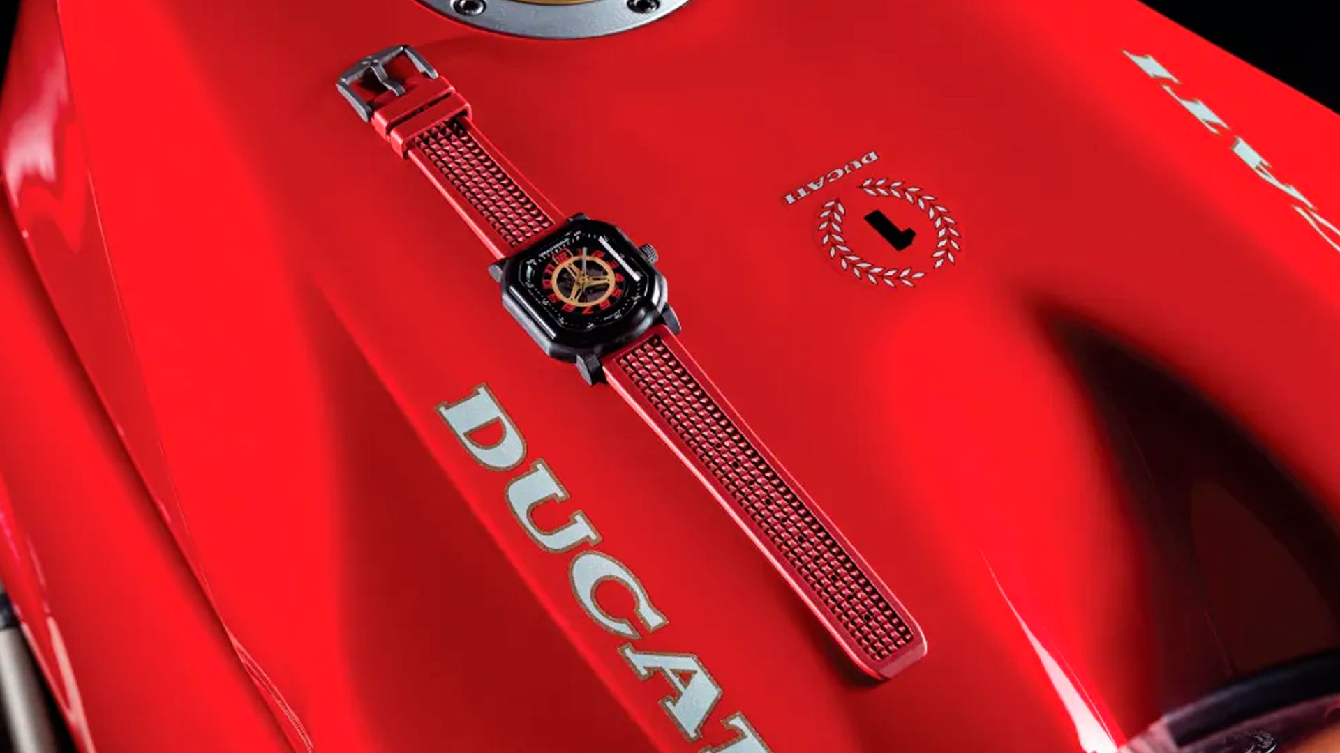 Relógio Gerald Charles e Ducati: Uma Parceria Icônica para Celebrar o 30º Aniversário da Lendária Ducati 916