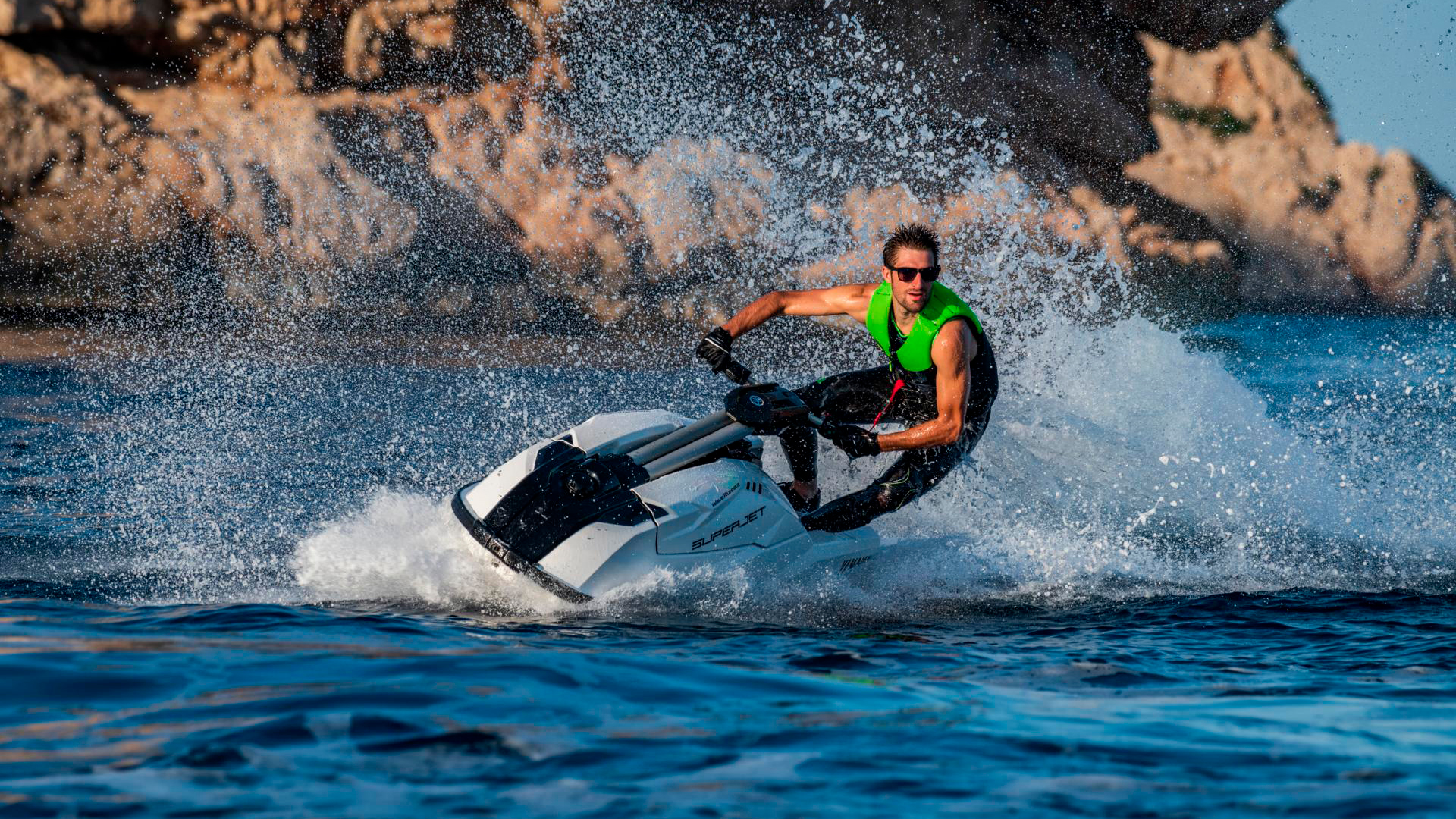 Yamaha SuperJet para quem gosta de manobras no mar