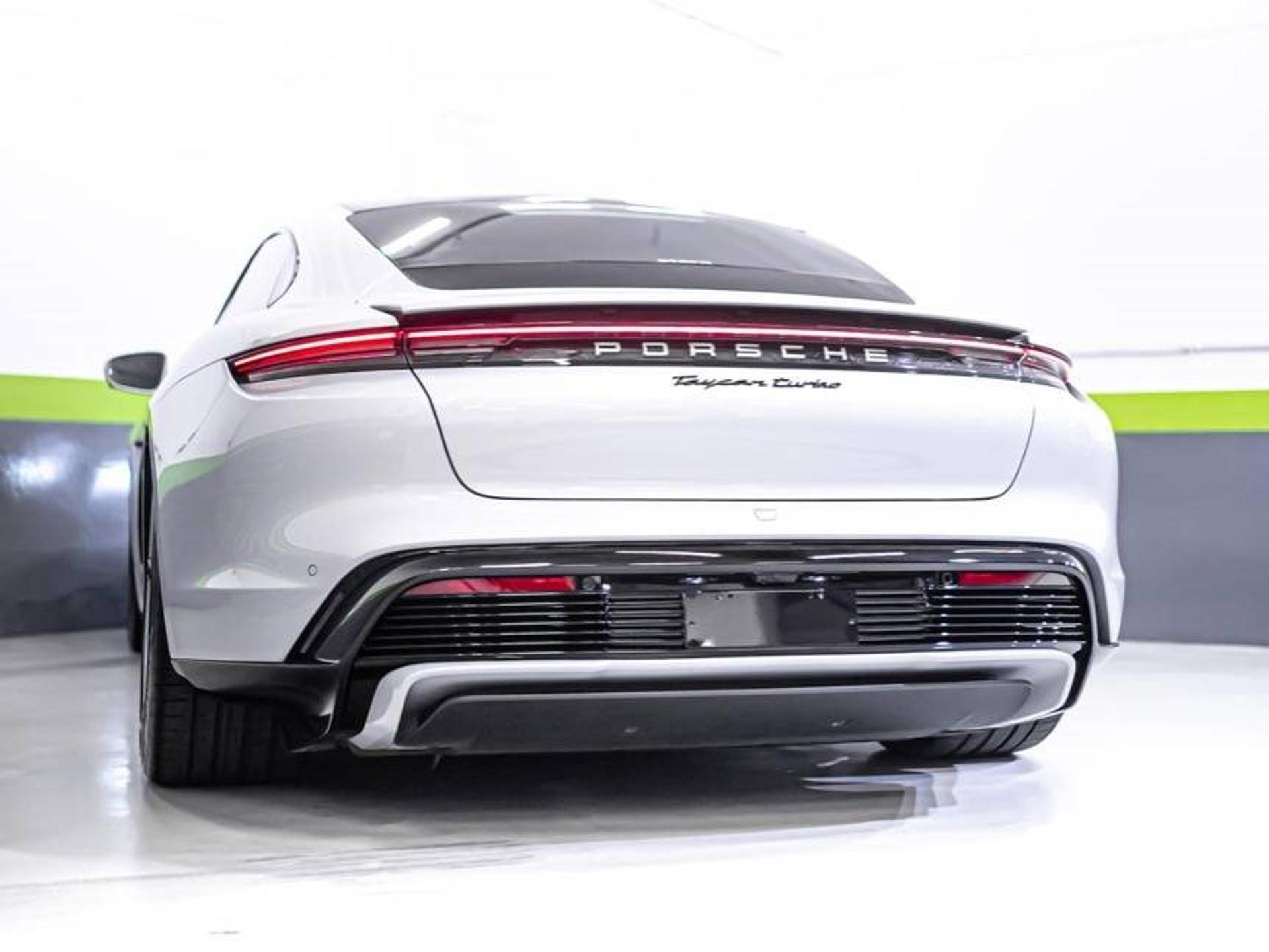 PORSCHE - Panamera