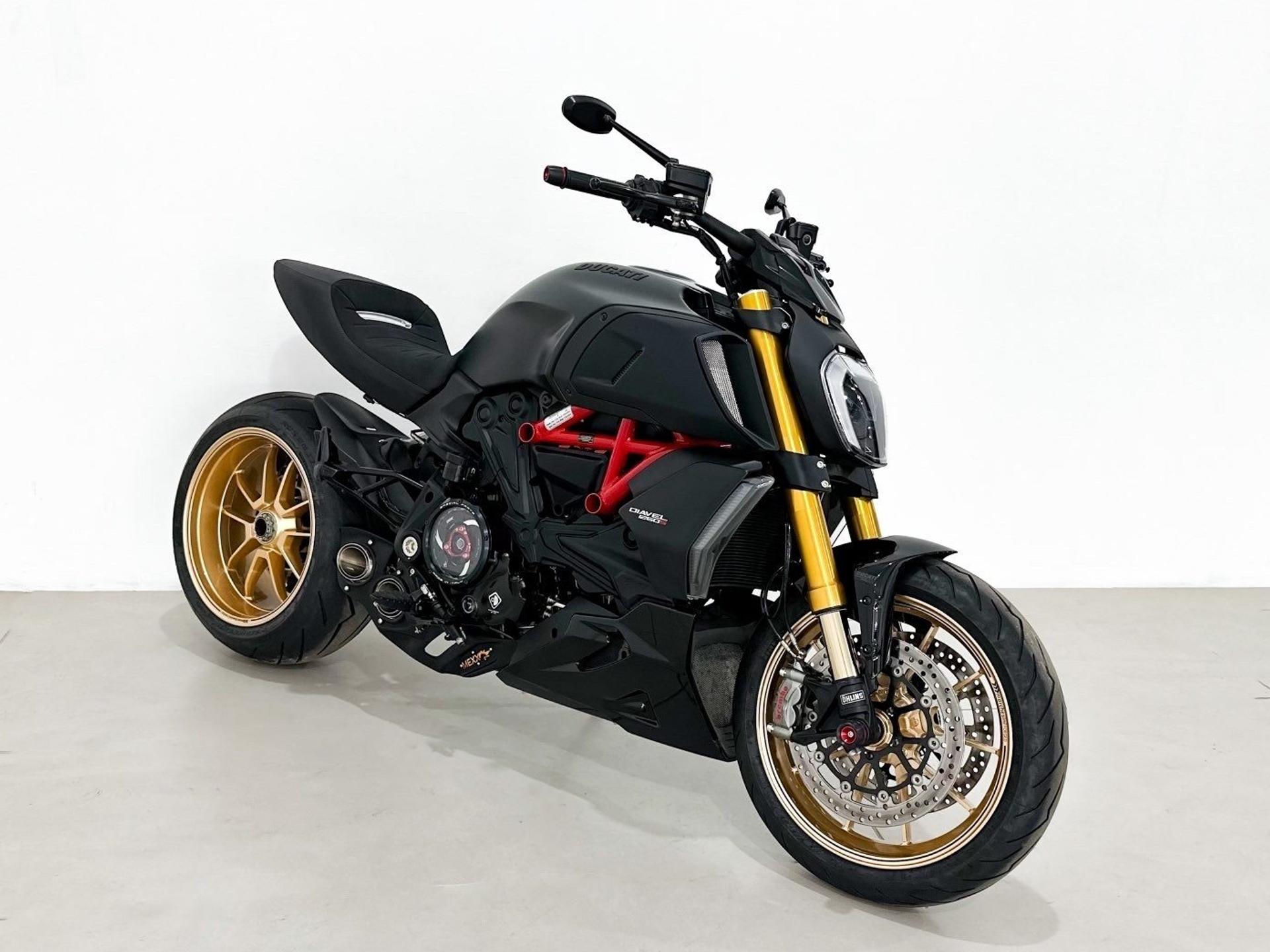 DUCATI - Streetfighter