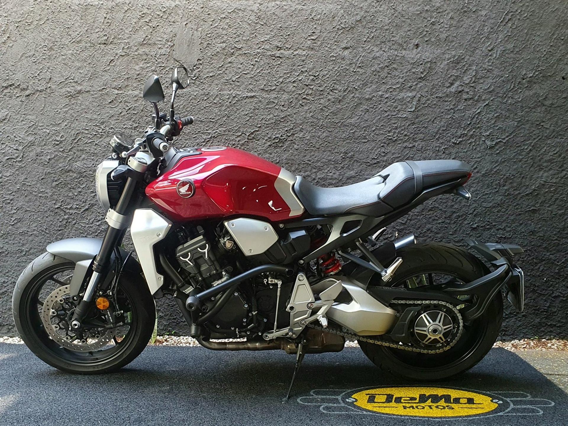 MV AGUSTA MOTOR - BRUTALE 1000 RR, BRUTALE 1000 RS, BRUTALE 1000 RR NURBURGRING, RUSH, RUSH 1000, SUPERVELOCE 1000 SERIE ORO, SUPERVELOCE 1000 R, SUPERVELOCE 1000 S