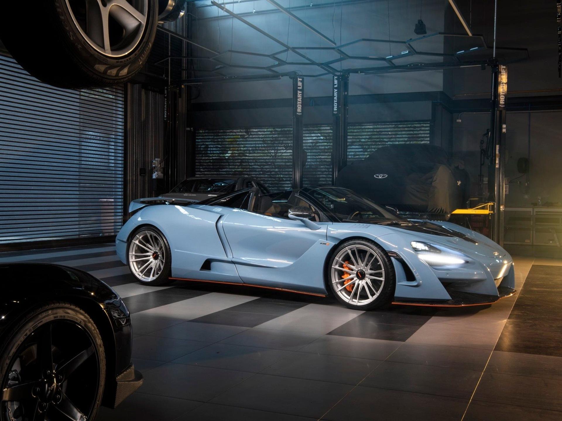 PORSCHE - 718 Spyder