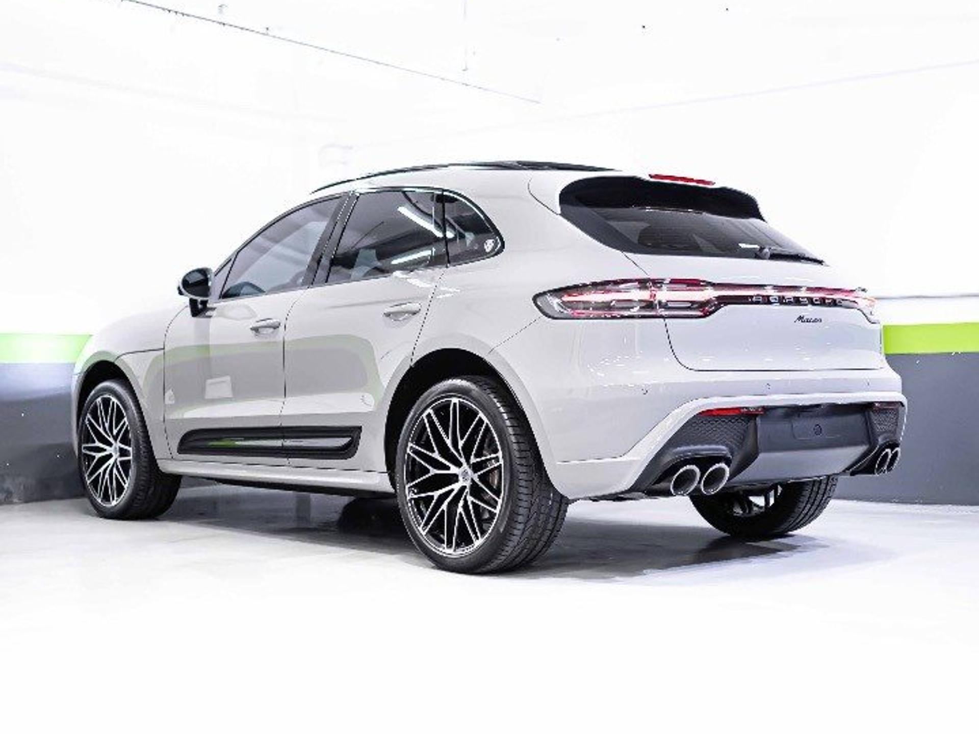 PORSCHE - Panamera