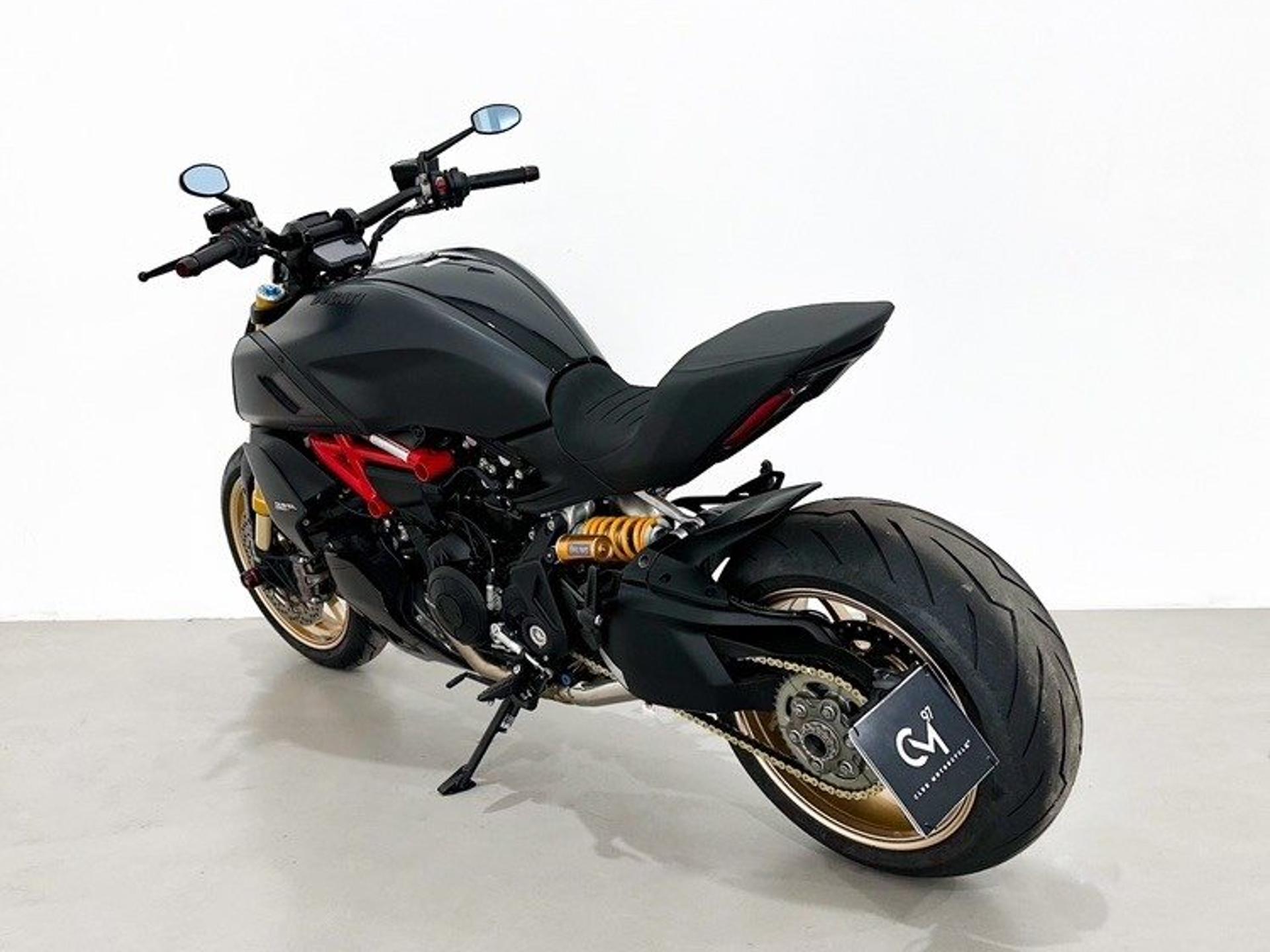 DUCATI - Streetfighter