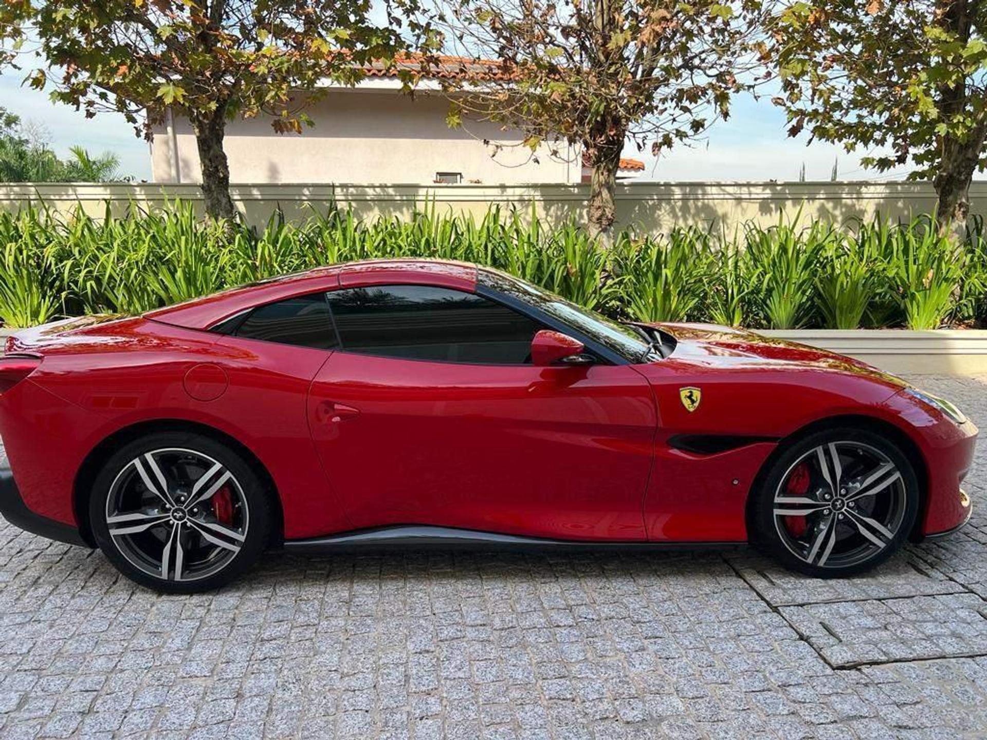 FERRARI - Portofino