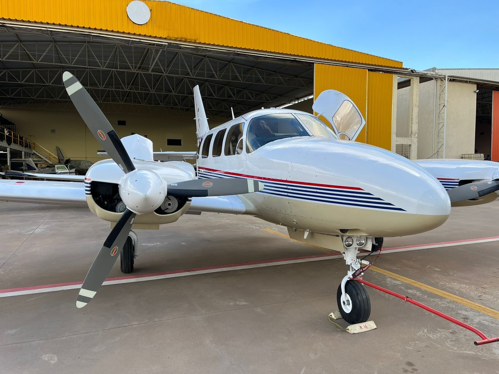 Beechcraft - Baron 58